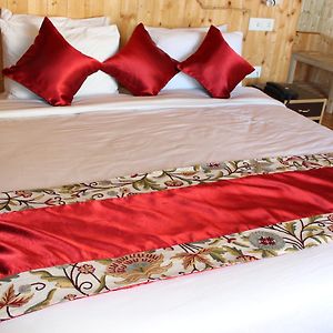 Deluxe Garden View Room